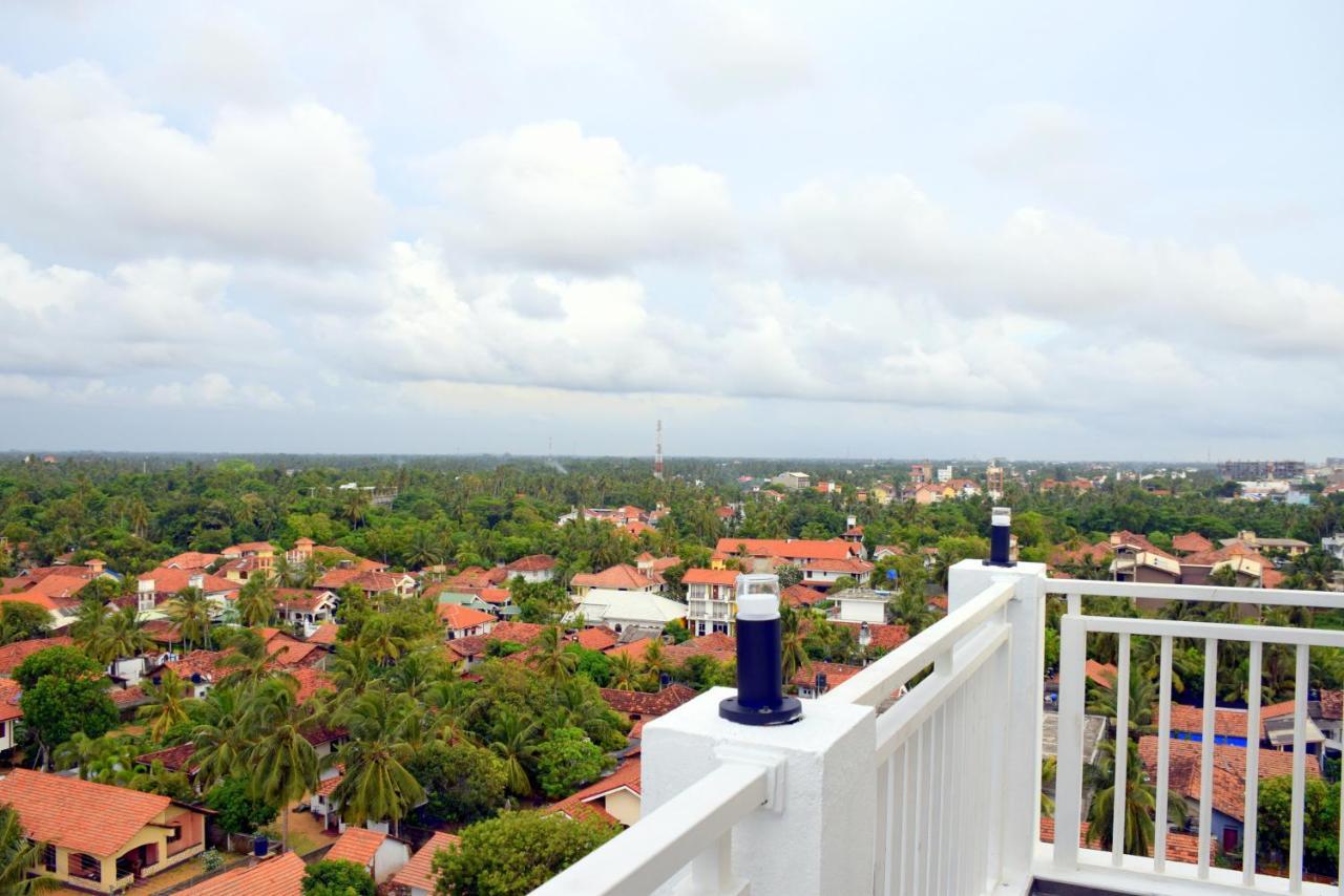 Ruvisha Beach Hotel Negombo Exterior photo